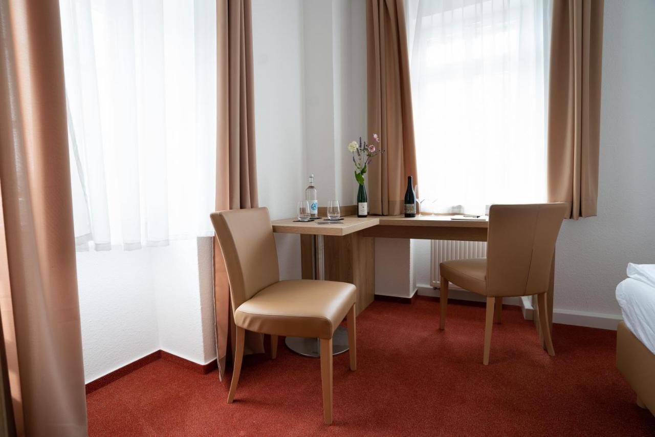 יינה Nineofive Hotel מראה חיצוני תמונה